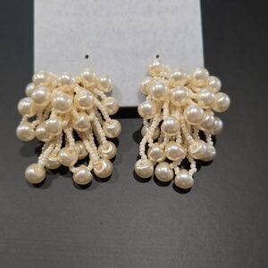 Vintage 1960s Pearl Dangle Clip Ons